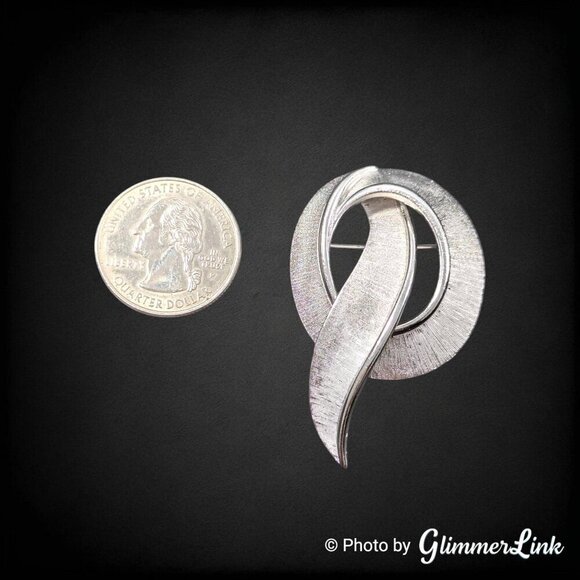 Vintage 60s Crown Trifari Modernist Ribbon Swirl Silver Tone Brooch - Picture 5 of 7